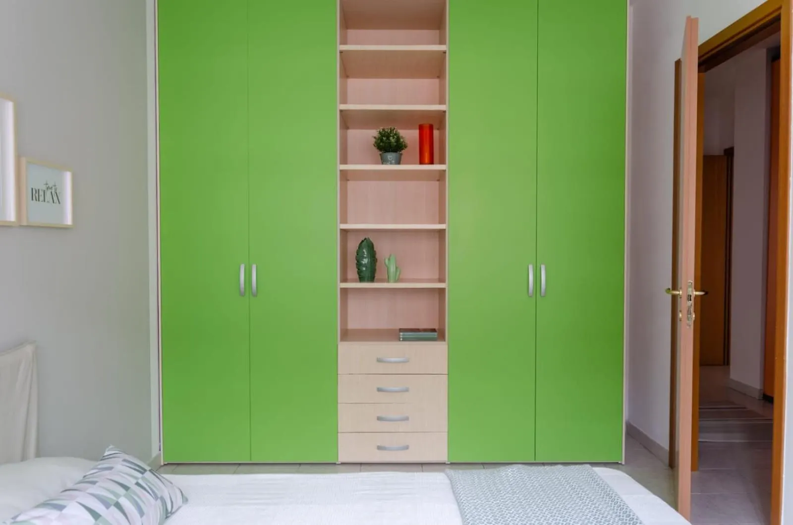 Metropolitan Home Gonin 밀라노 0*,