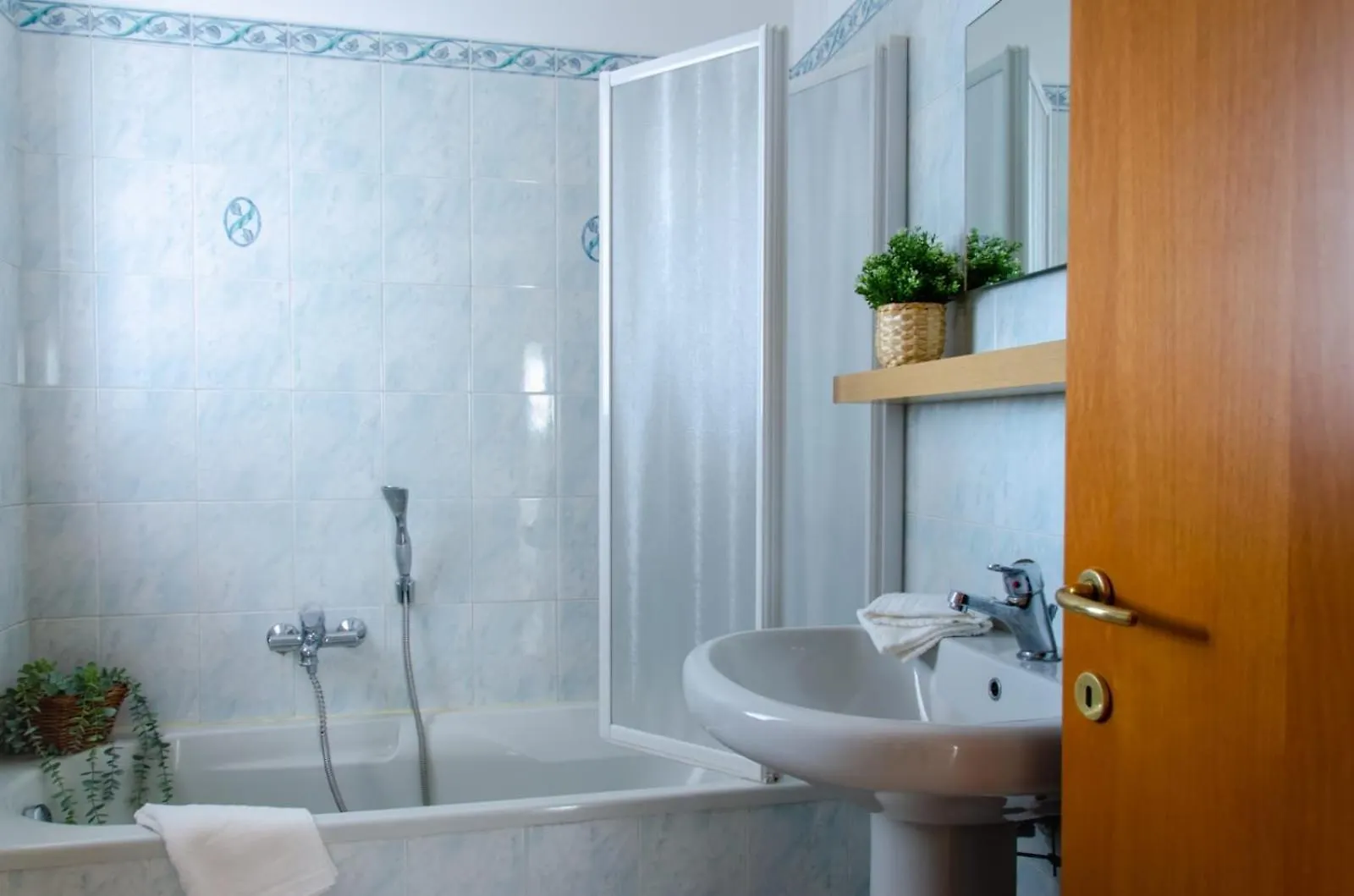 Metropolitan Home Gonin Milán 0*,