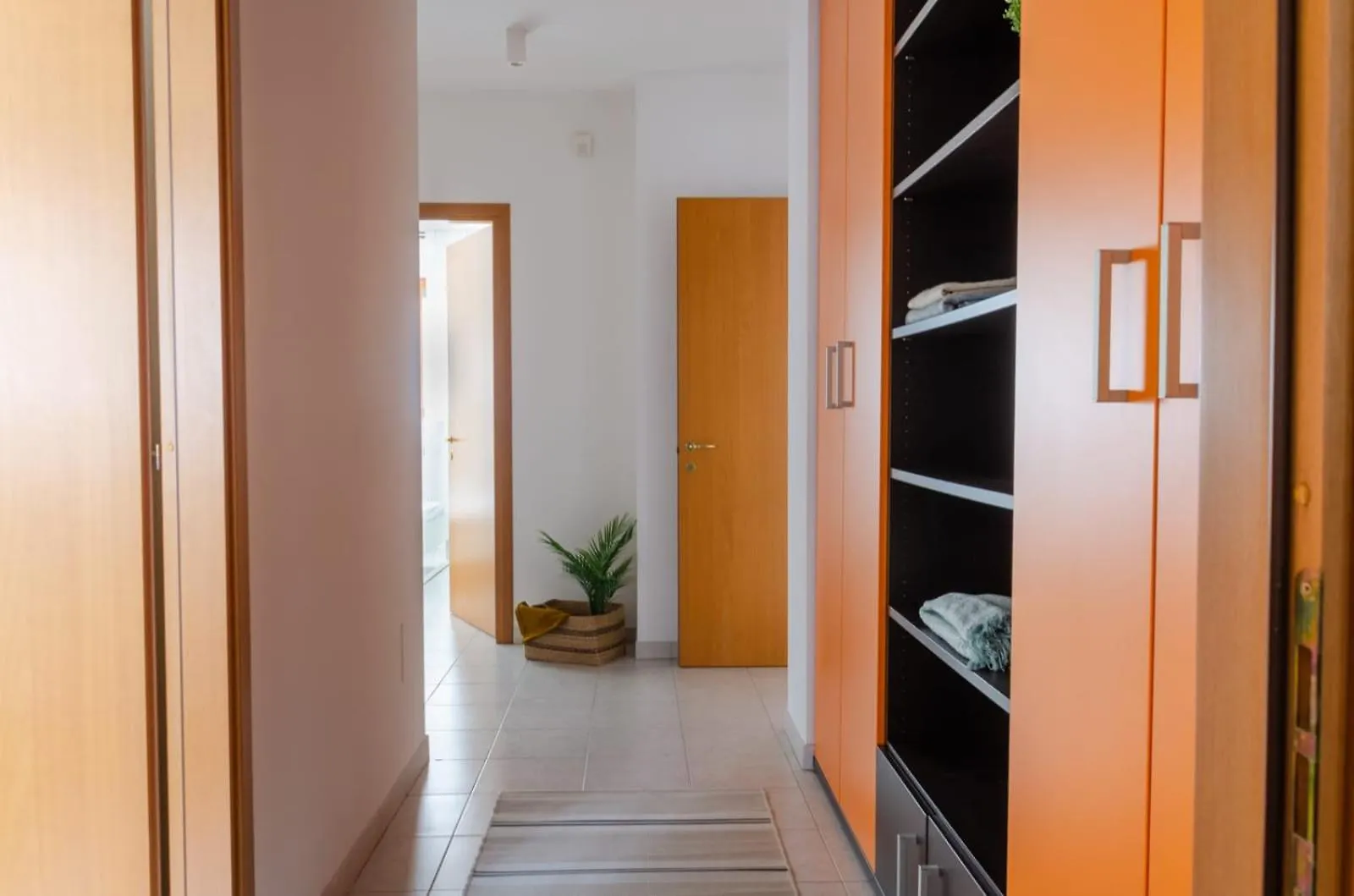 Metropolitan Home Gonin Milán 0*,