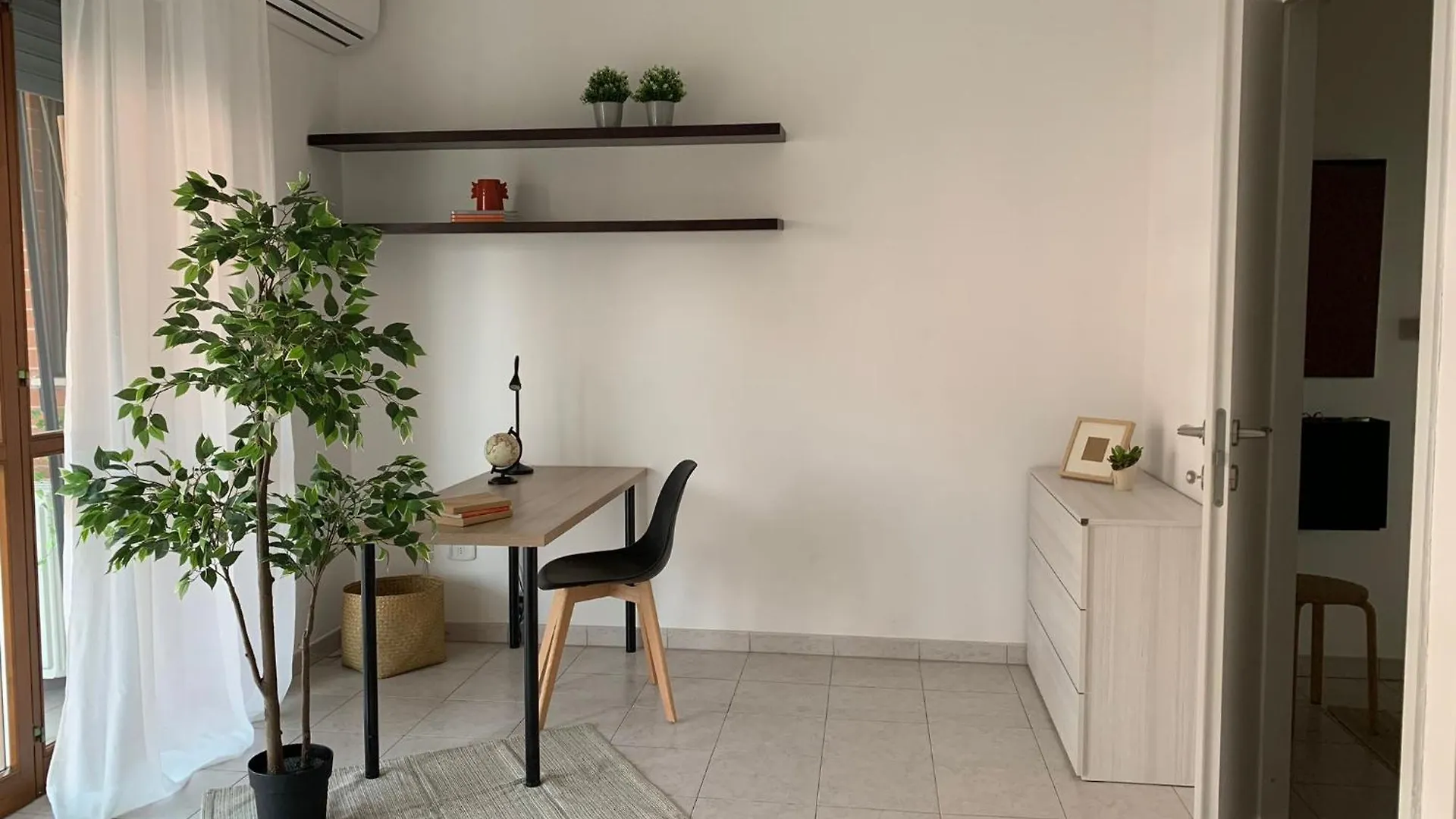 Metropolitan Home Gonin 밀라노 0*,