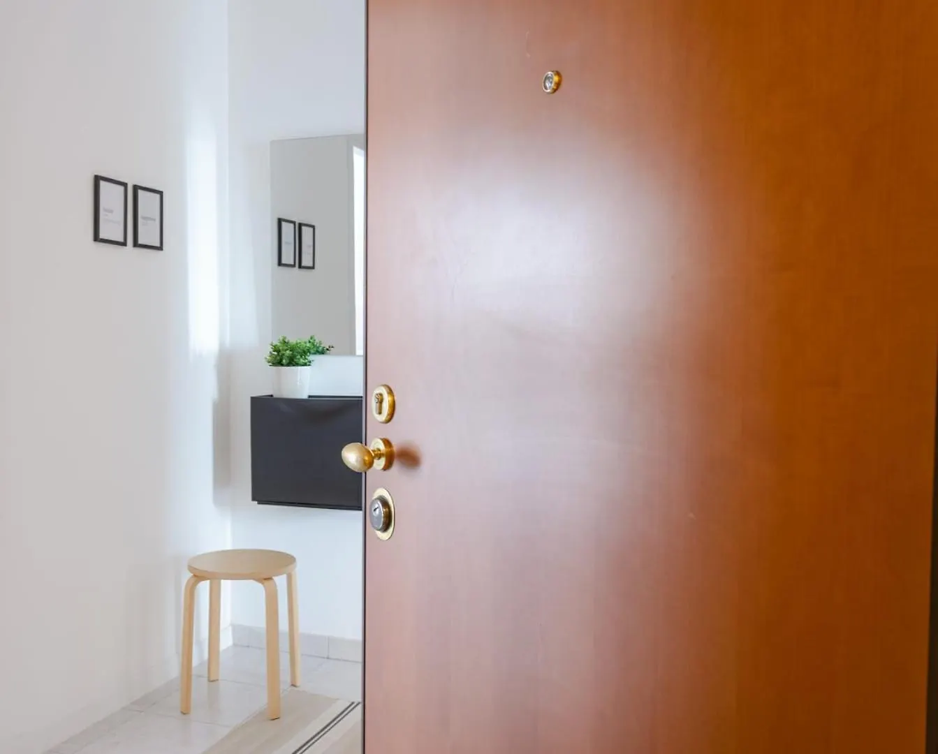 Metropolitan Home Gonin Milan
