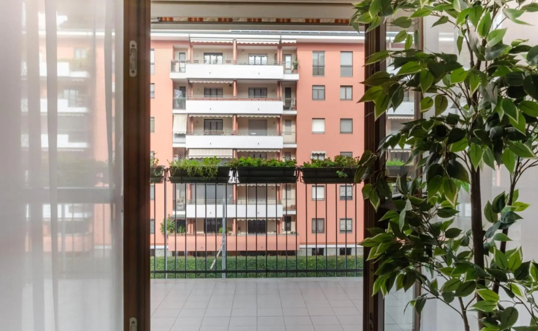 Metropolitan Home Gonin Milan Italy