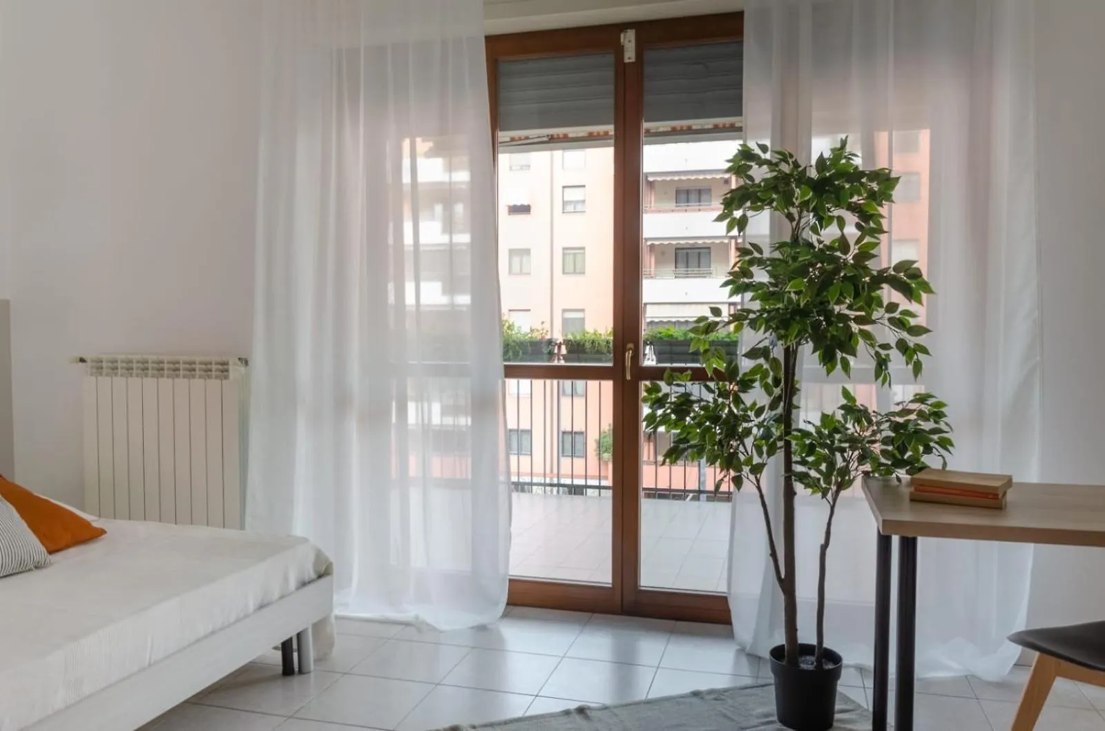 Metropolitan Home Gonin Milan