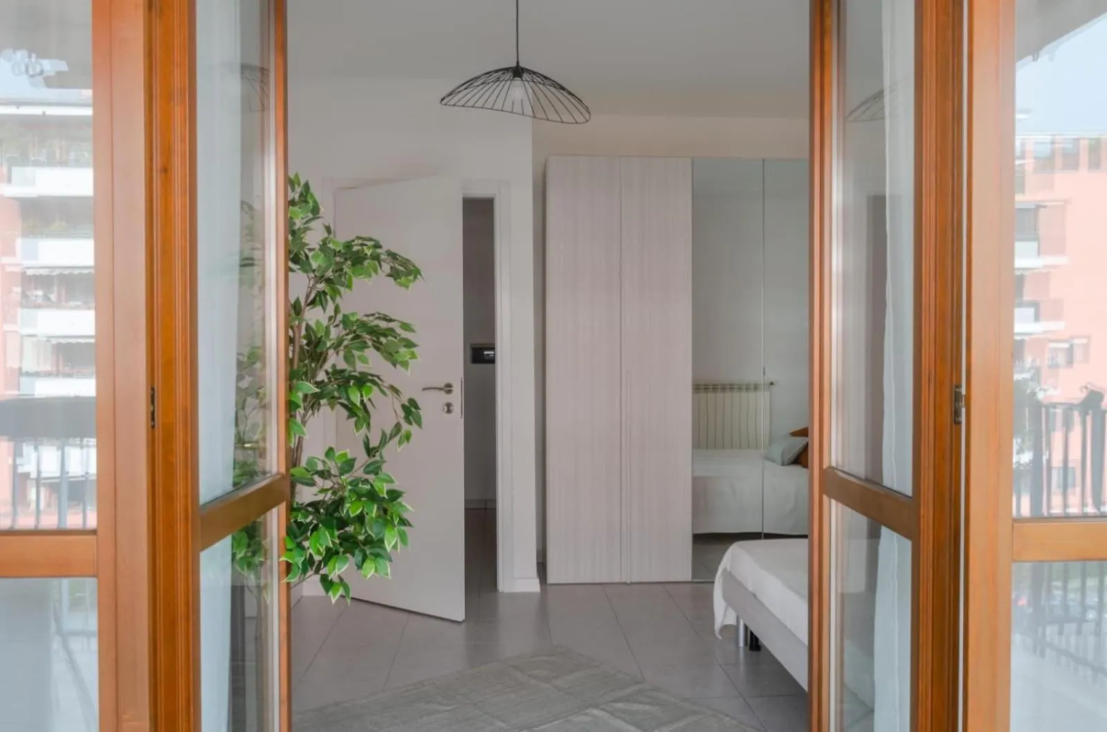 Metropolitan Home Gonin Milan Apartment